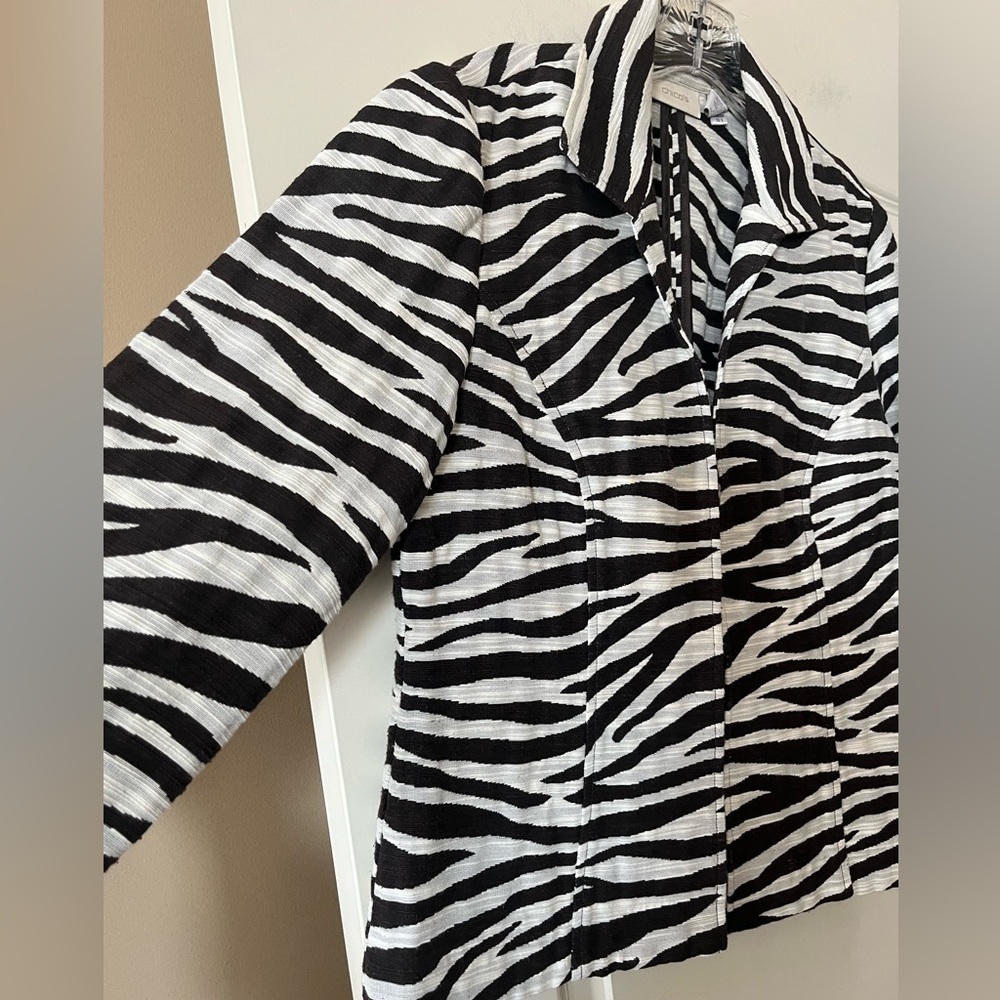 Chico's Black and White Zebra Blazer with Hook Closures Women’s Size Medium - Picture 7 of 11